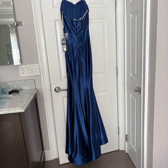 Faviana Navy Long Strapless Stretch Satin Dress With Sweetheart Neck S10856 - Picture 4 of 9